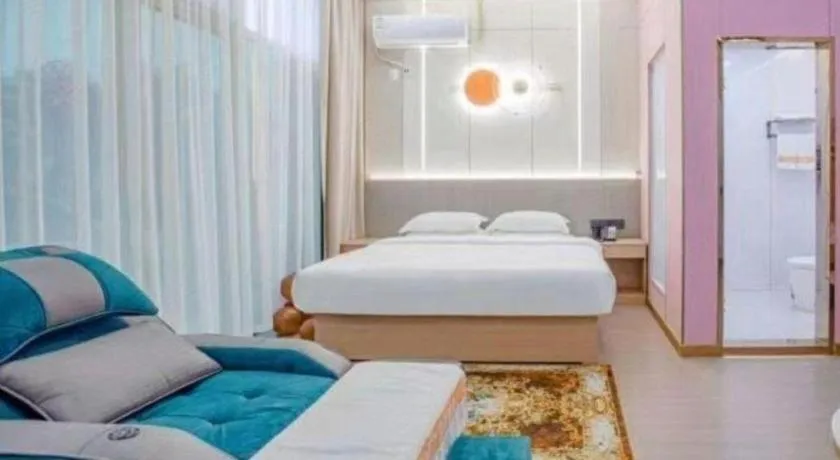 Bed in Shell Hotel Nanyang High-Speed Railway Station Jiangying Airport Huayaocheng