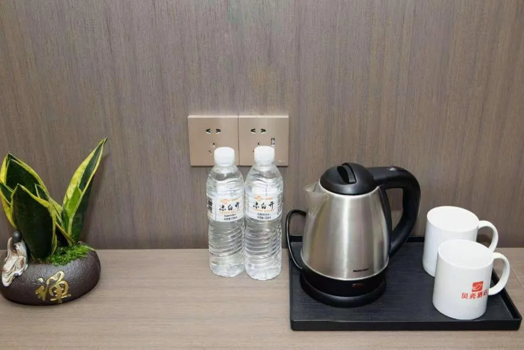 Shell Hotel Nanyang High-Speed Railway Station Jiangying Airport Huayaocheng