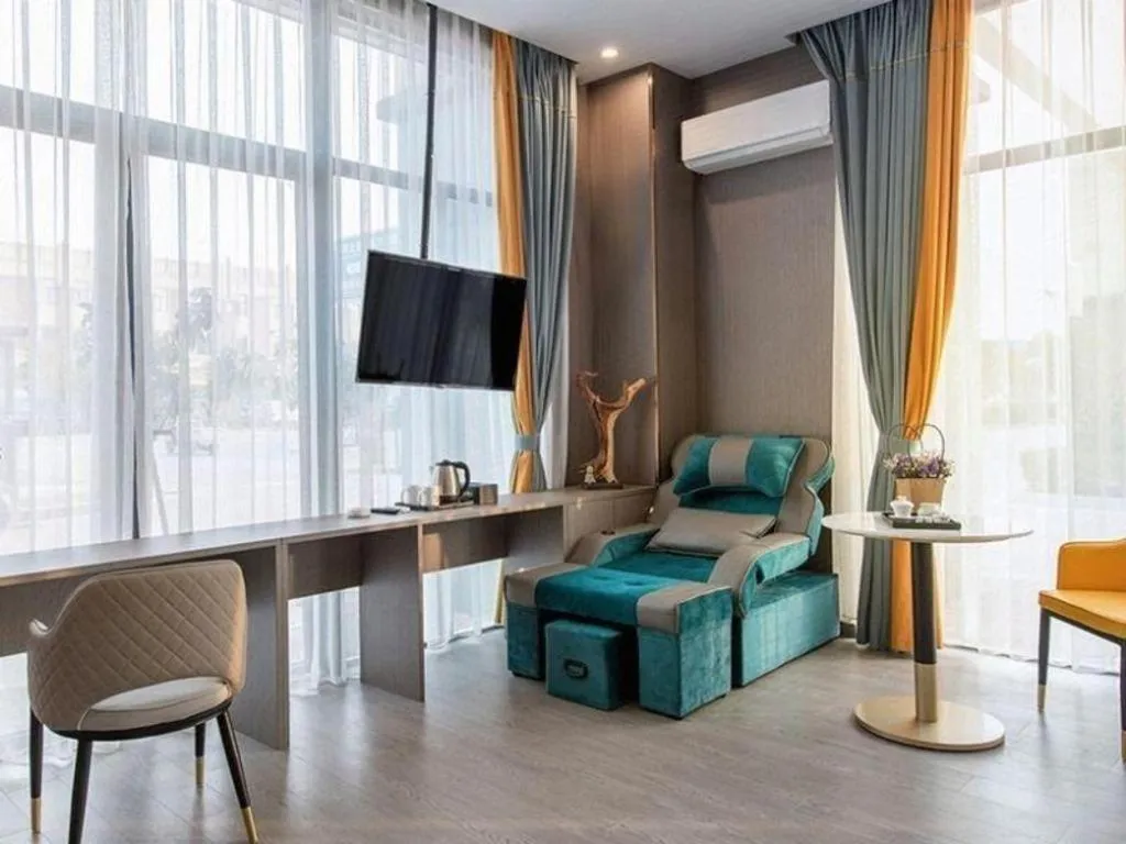 Shell Hotel Nanyang High-Speed Railway Station Jiangying Airport Huayaocheng