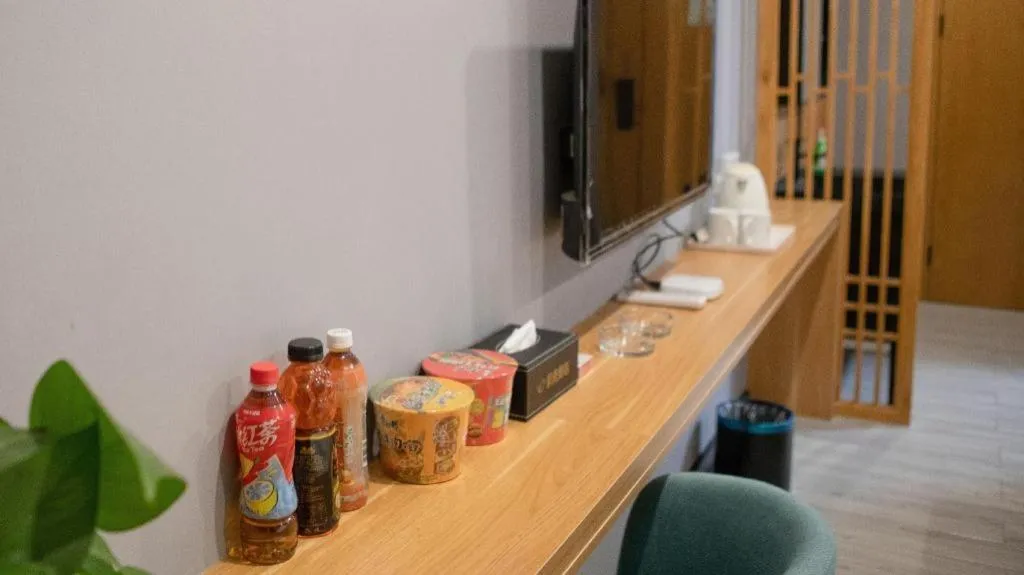 Shell Hotel Nanyang High-Speed Railway Station Jiangying Airport Huayaocheng