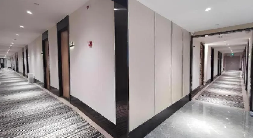 Green Tree Inn Express Shanghai Bund Yuyuan Xiaonanmen Metro Station