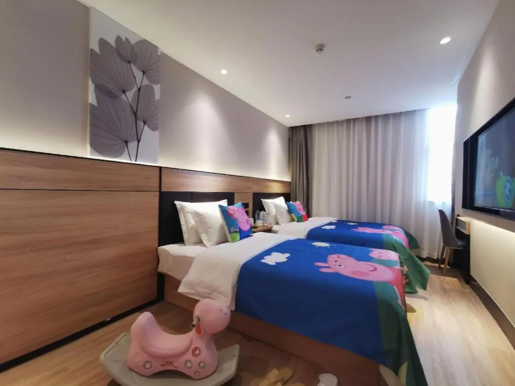 Bed in Green Tree Inn Express Shanghai Bund Yuyuan Xiaonanmen Metro Station