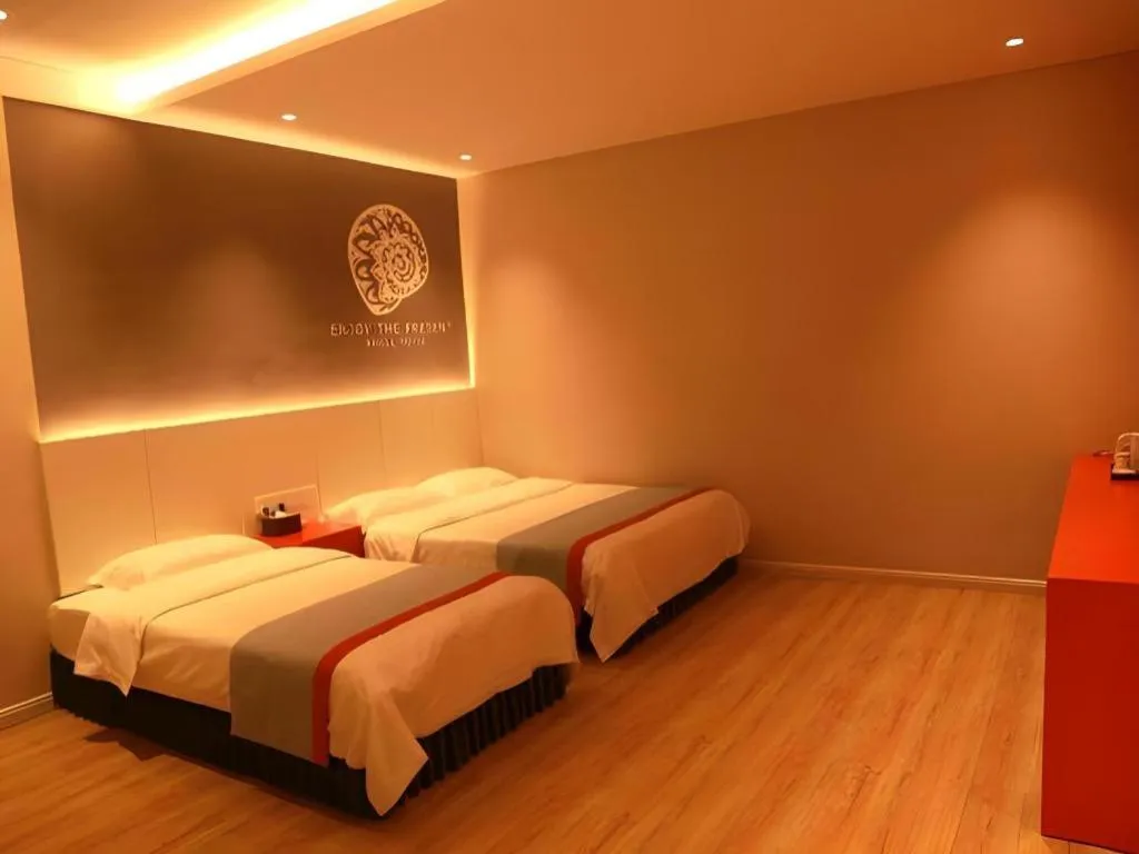 Bed in Shell Hotel Hebi Qi County Qihe Road