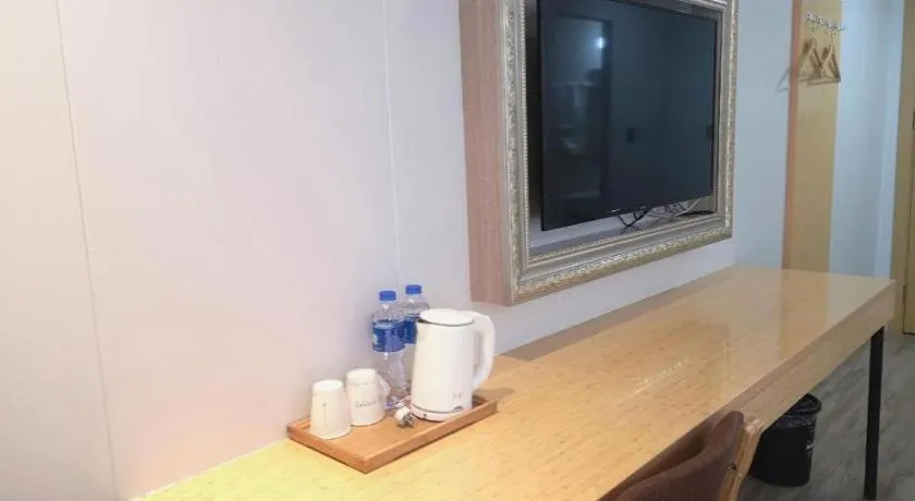 GreenTree Inn Express Shanghai Baoshan District Youyi Road Metro Station