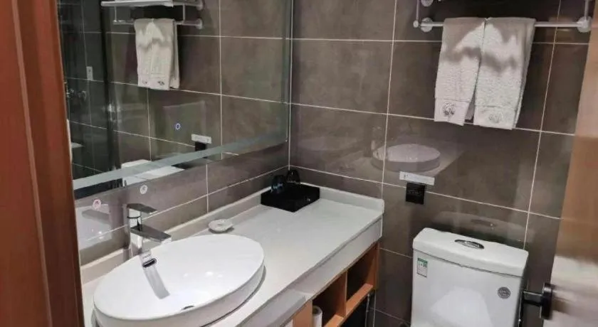 GreenTree Inn Heze Shan County New Bus Station