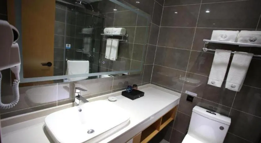 GreenTree Inn Heze Shan County New Bus Station