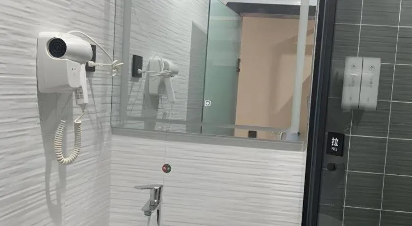 GreenTree Inn Express Xuzhou Pizhou Tiefu Town Bus station.