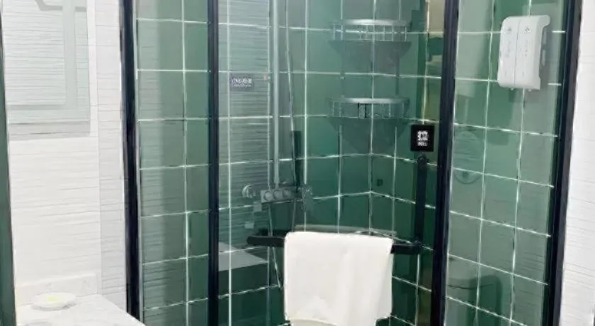 GreenTree Inn Express Xuzhou Pizhou Tiefu Town Bus station.