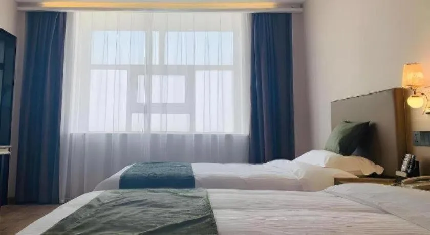 Bed in GreenTree Inn Express Xuzhou Pizhou Tiefu Town Bus station.