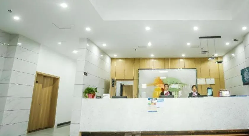 GreenTree Inn Express Xuzhou Pizhou Tiefu Town Bus station.