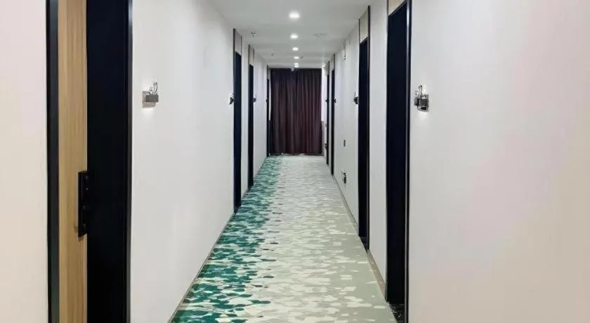 GreenTree Inn Express Xuzhou Pizhou Tiefu Town Bus station.