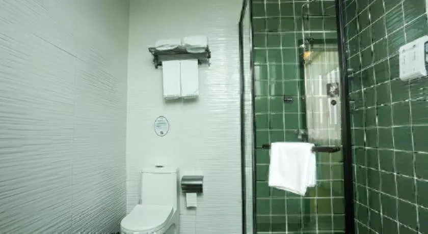 GreenTree Inn Express Xuzhou Pizhou Tiefu Town Bus station.