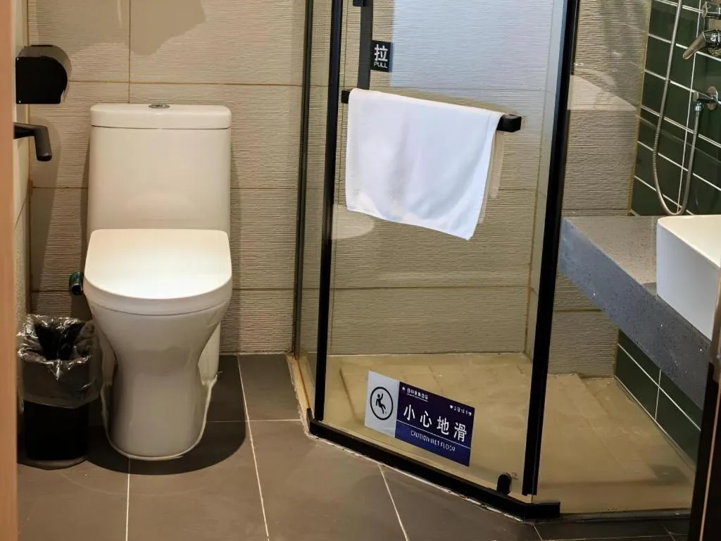 GreenTree Inn Express Yingtan Yujiang Railway Station