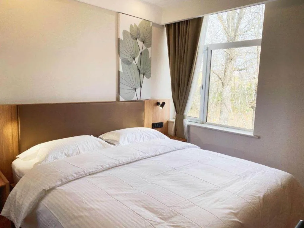 Bed in GreenTree Inn Express Beijing Fangshan District Doudian Road Jin Yuan