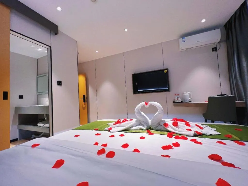 Bed in GreenTree Inn Express Guangxi Nanning Mingyang Avenue Nanning Airport