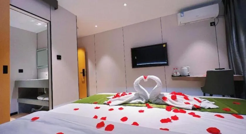 Bed in GreenTree Inn Express Guangxi Nanning Mingyang Avenue Nanning Airport