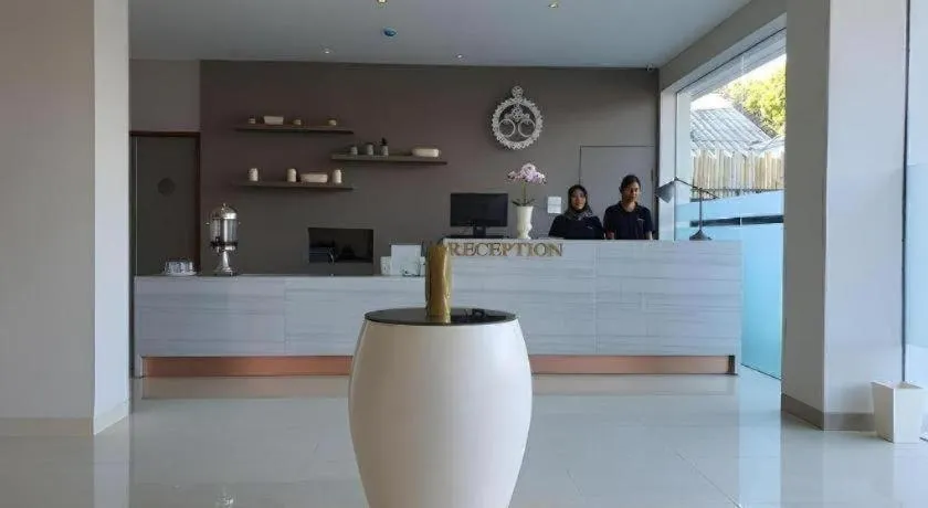 Hart Hotel Premium Rapatmaja