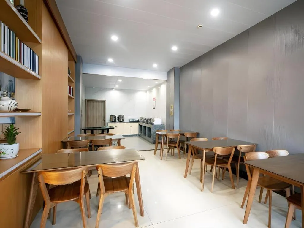 VX Hotel Hangzhou Banshan