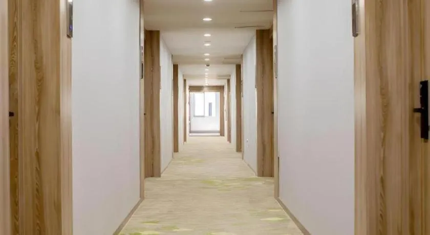 VX Hotel Hangzhou Banshan