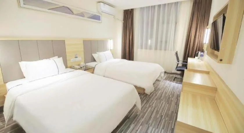 Bed in City Comfort Inn Changsha Window of the World Zhongmao City