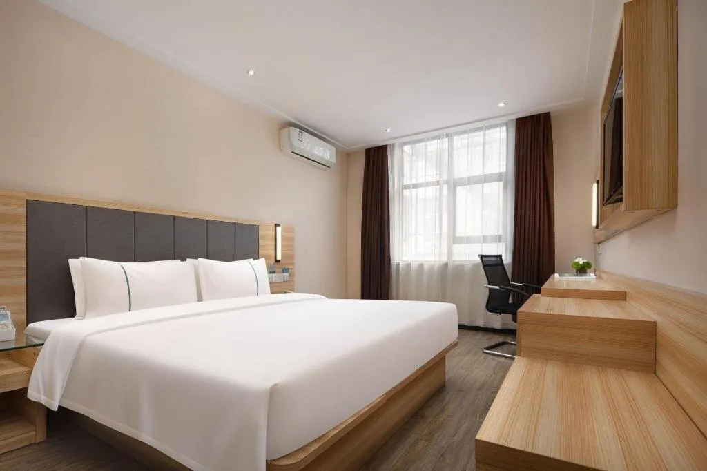 Bed in City Comfort Inn Changsha Window of the World Zhongmao City