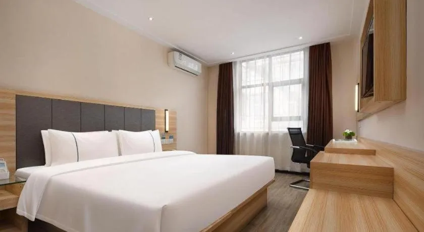 Bed in City Comfort Inn Changsha Window of the World Zhongmao City