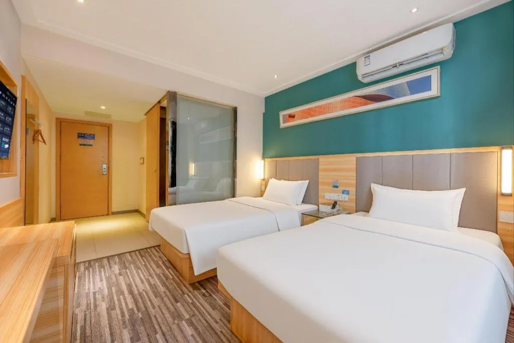 Bed in City Comfort Inn Changsha Window of the World Zhongmao City