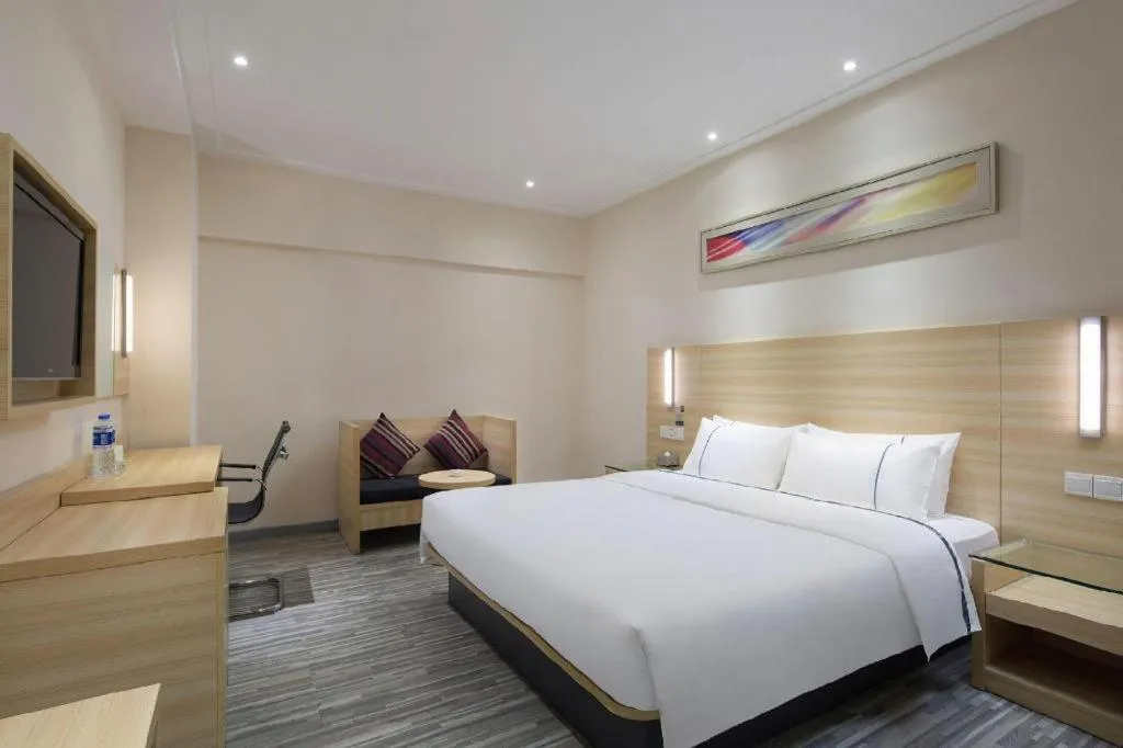 Bed in City Comfort Inn Changsha Window of the World Zhongmao City