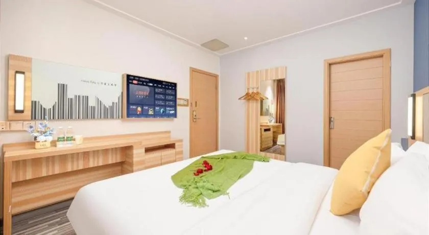 Bed in City Comfort Inn Changsha Window of the World Zhongmao City