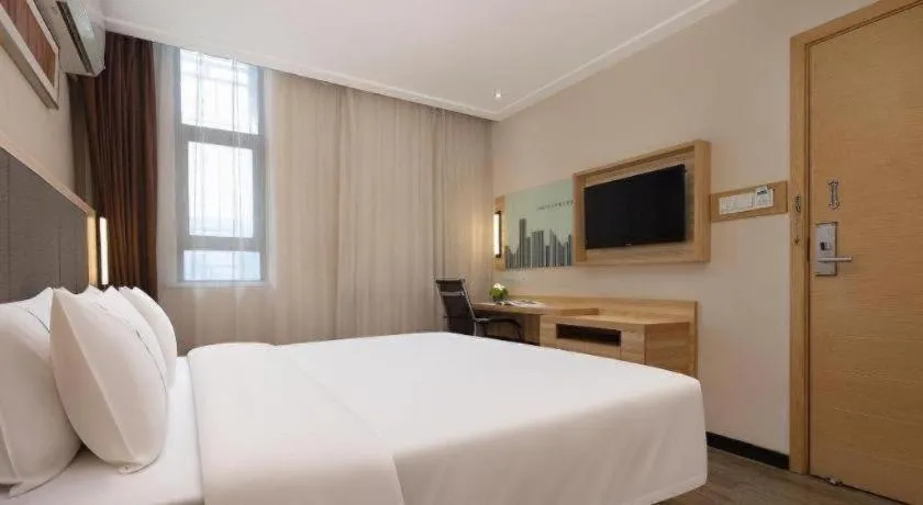 Bed in City Comfort Inn Changsha Window of the World Zhongmao City