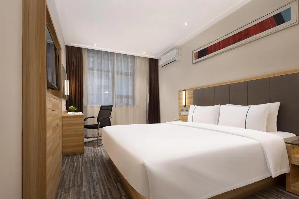 Bed in City Comfort Inn Changsha Window of the World Zhongmao City