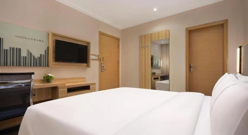 Bed in City Comfort Inn Changsha Window of the World Zhongmao City