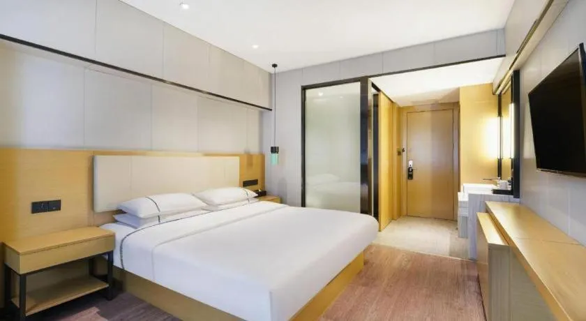 Bed in City Comfort Inn Guangzhou Shixi Metro Station Pazhou Exhibition