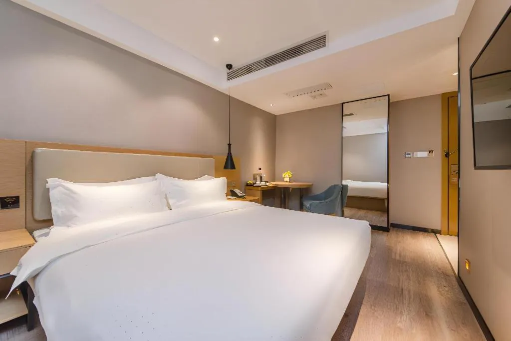 Bed in City Comfort Inn Guangzhou Shixi Metro Station Pazhou Exhibition