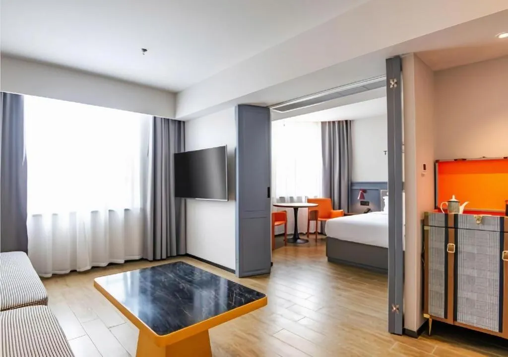 Bed in City Comfort Premier Hotel Wuhan Wangjiawan Hanyang Bus Station Metro Station