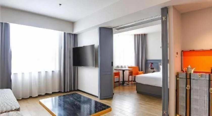 Bed in City Comfort Premier Hotel Wuhan Wangjiawan Hanyang Bus Station Metro Station