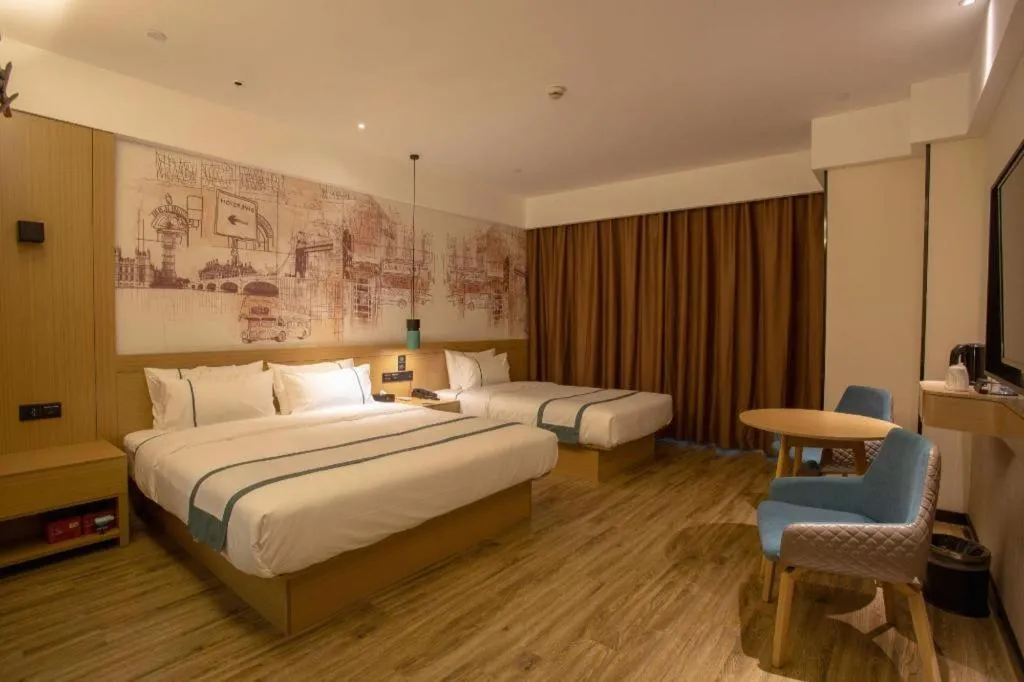 Bed in City Comfort Inn Dandong Railway Station Yalu River Scenic Area