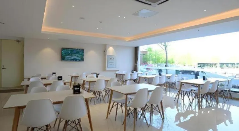 City Comfort Inn Dandong Railway Station Yalu River Scenic Area