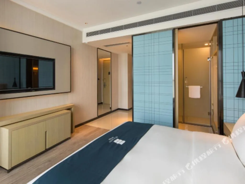 Bed in Echarm Hotel Changsha Yuelu Mountain West Bus Station Metro Station