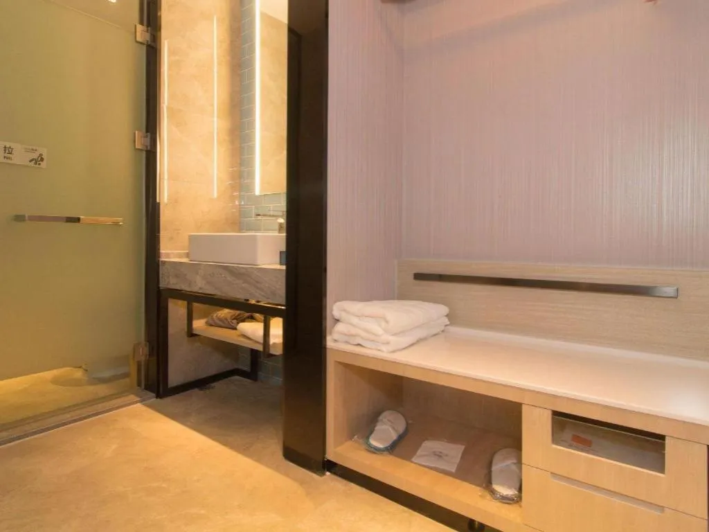 Bed in Echarm Hotel Changsha Wuyi Square Railway Metro Station