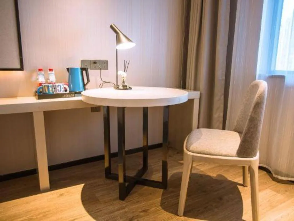 Echarm Hotel Nanchang Bayi Square Metro Station Wushang MALL