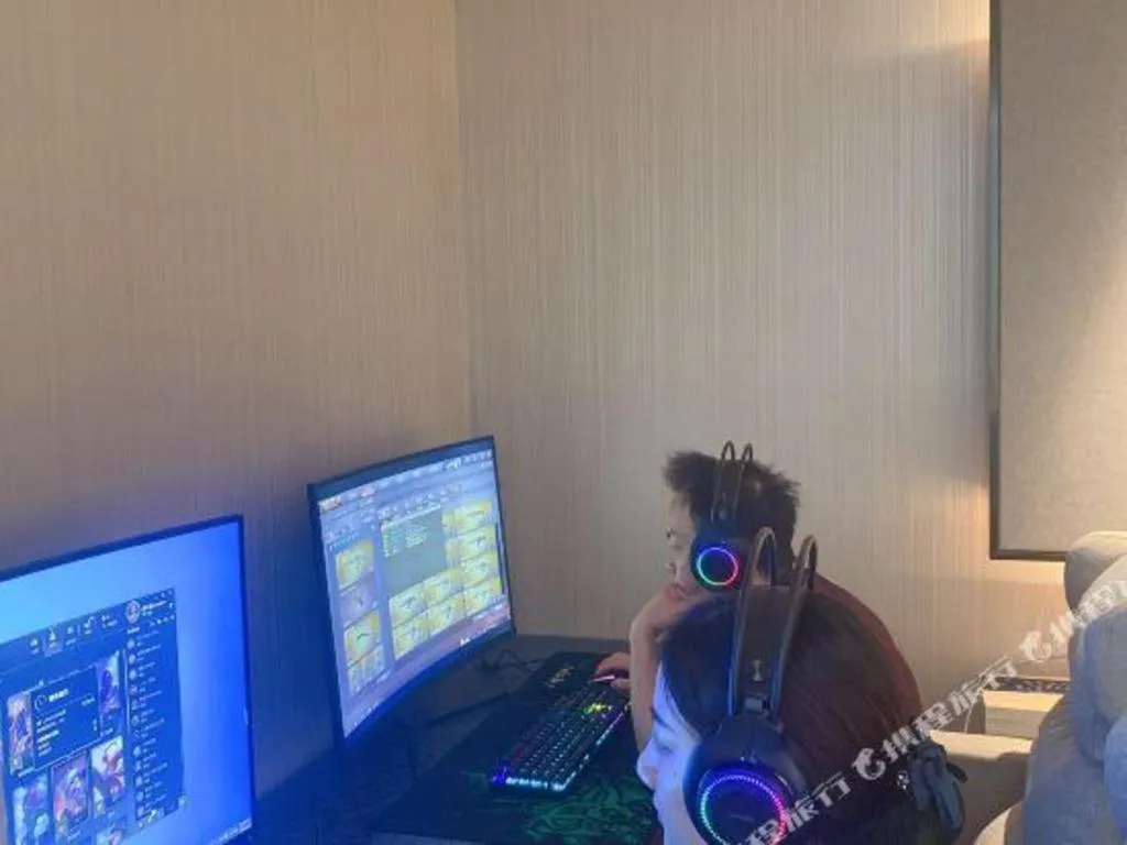 Echarm Hotel Huzhou Wuyue Plaza Children's Clothing City