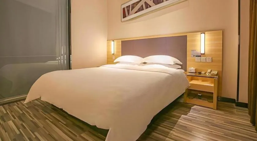 Bed in City Comfort Inn Yangjiang Yangxi Renmin Road Triumph Plaza