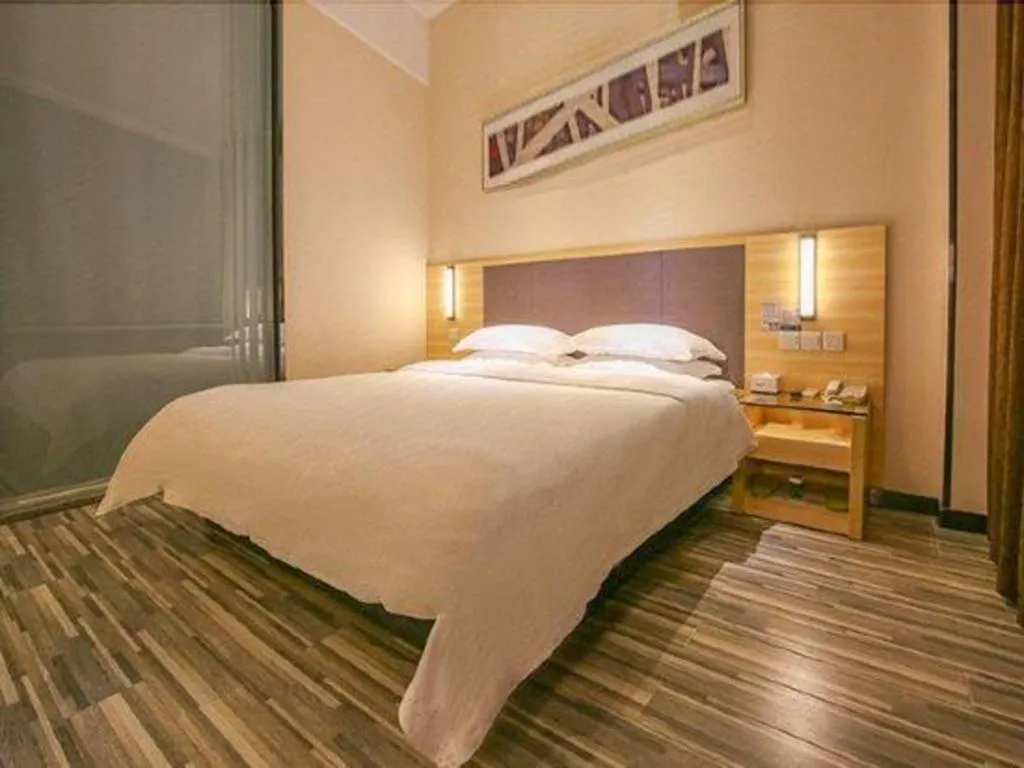 Bed in City Comfort Inn Yangjiang Yangxi Renmin Road Triumph Plaza