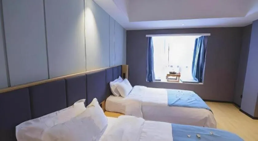 Bed in Immersing Hotels & Resort Yunzhu Meiyuan Wuyishan Impression Dahongpao