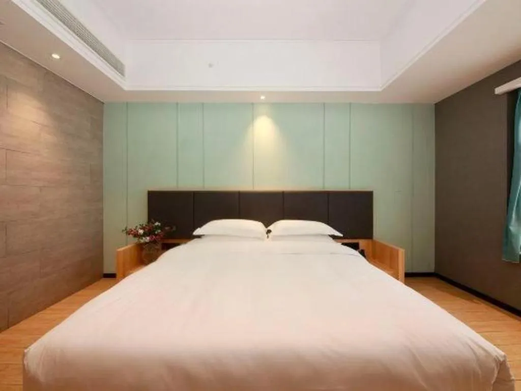 Bed in Immersing Hotels & Resort Yunzhu Meiyuan Wuyishan Impression Dahongpao