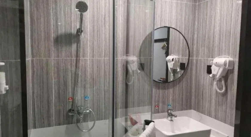 Thank Inn Hotel Anqing Guangcai Big Market Passenger Center