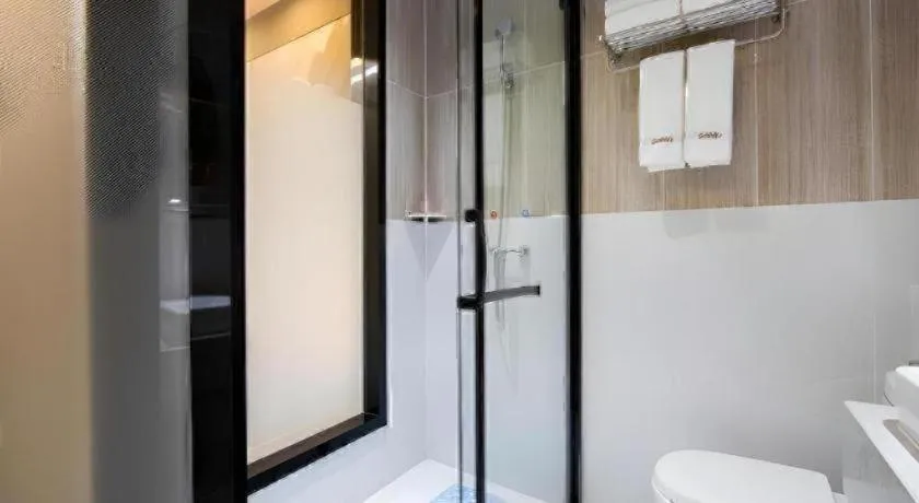 Thank Inn Hotel Guangxi Hechi Yizhou Sankeshu