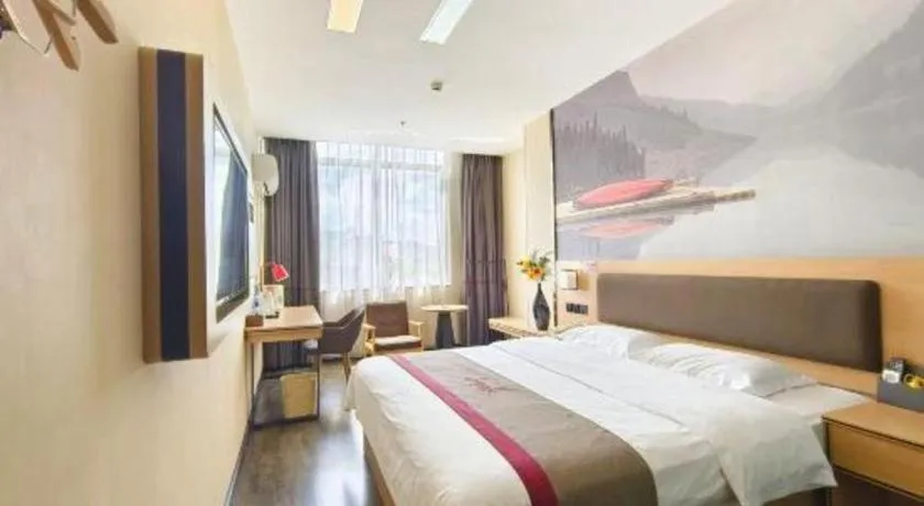 Bed in Thank Inn Plus Hotel Guangdong Yunfu Luoding City Municipal