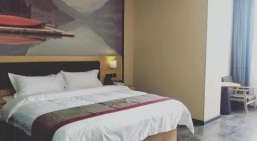 Bed in Thank Inn Plus Hotel Guangdong Yunfu Luoding City Municipal